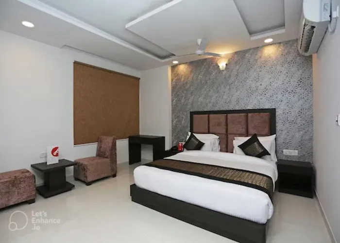 R S Plaza Near Igi International Airport