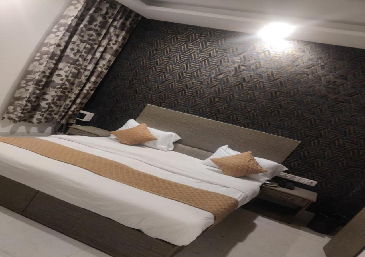 R S Plaza Near Igi International Airport 3* New Delhi