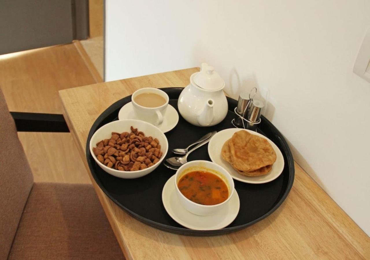Hotel R S Plaza Near Igi International Airport 3*